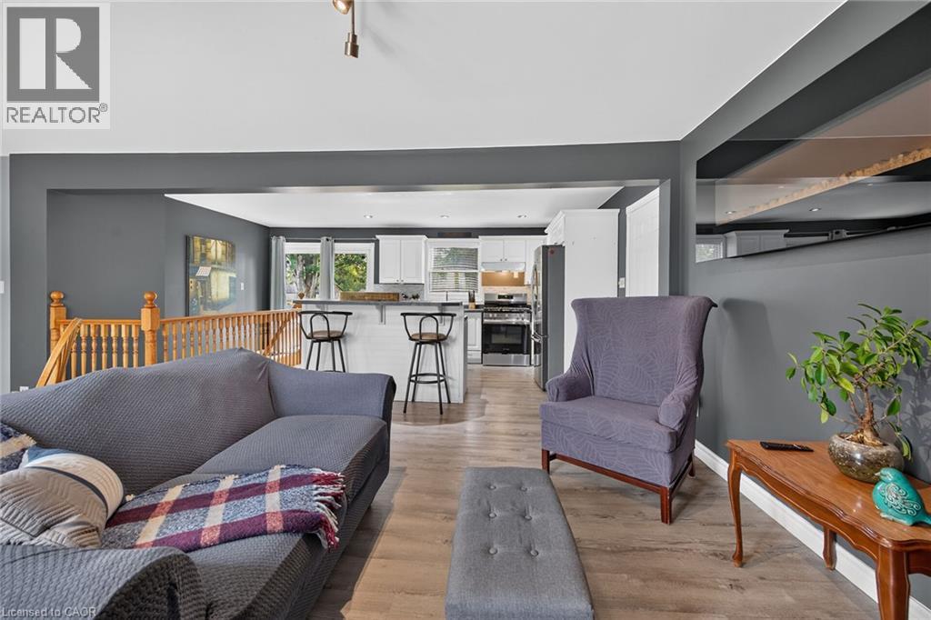 28 NELLES Street E - Image 13