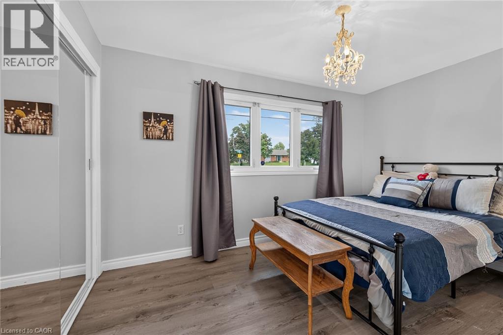 28 NELLES Street E - 27