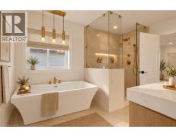 5pc Ensuite bath - 18 Miles Road, Hamilton, ON L8W1E1 Photo 7