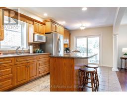 Great room - 10 Buckingham Drive, Stratford, ON N5A7Z9 Photo 8