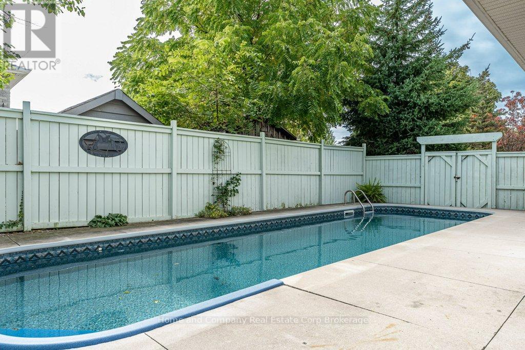 3 LIGHTBOURNE AVENUE - Image 32