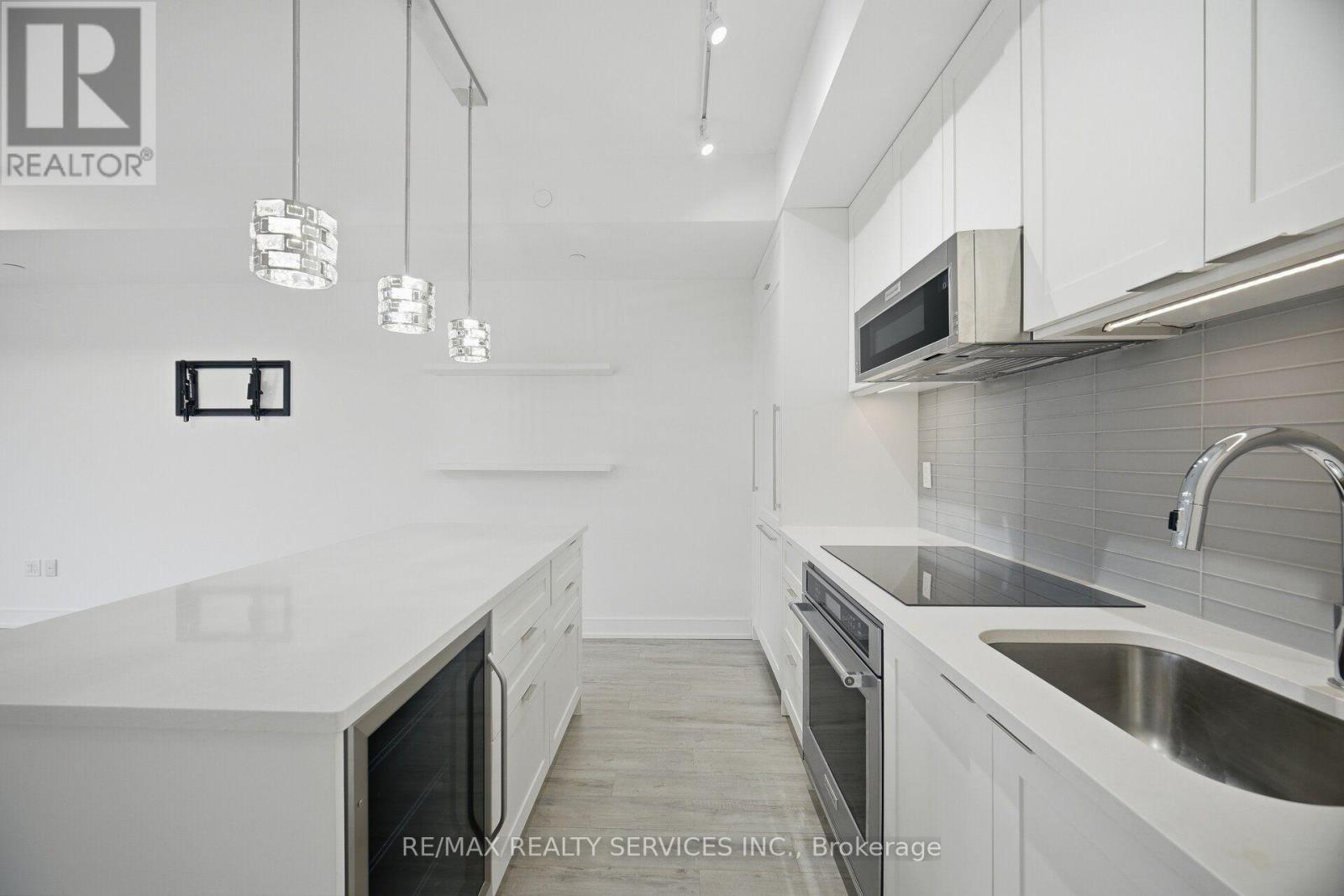 620-185 Dunlop Street, Barrie photo 11