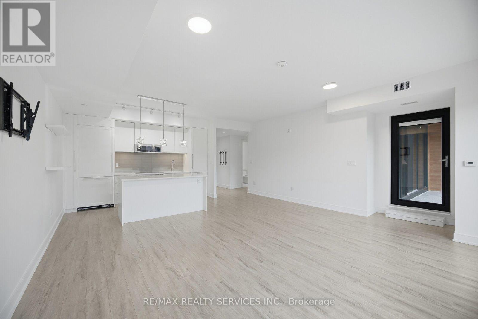 620-185 Dunlop Street, Barrie photo 15