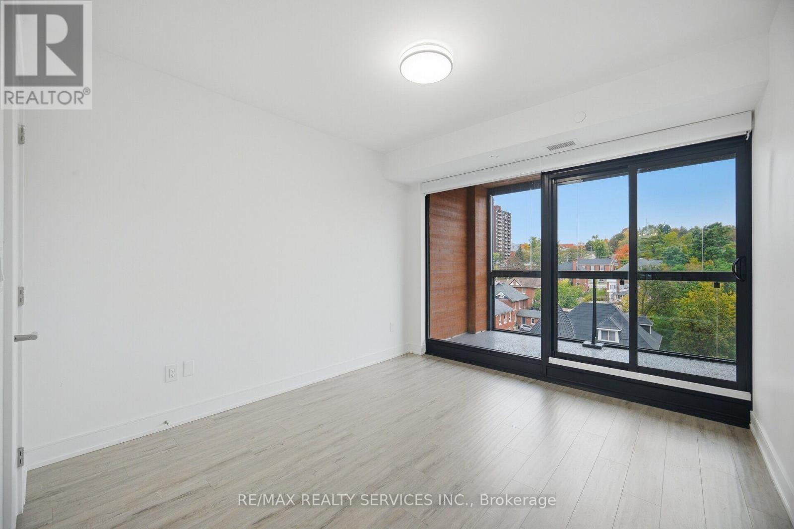 #620 185 DUNLOP STREET E - 18