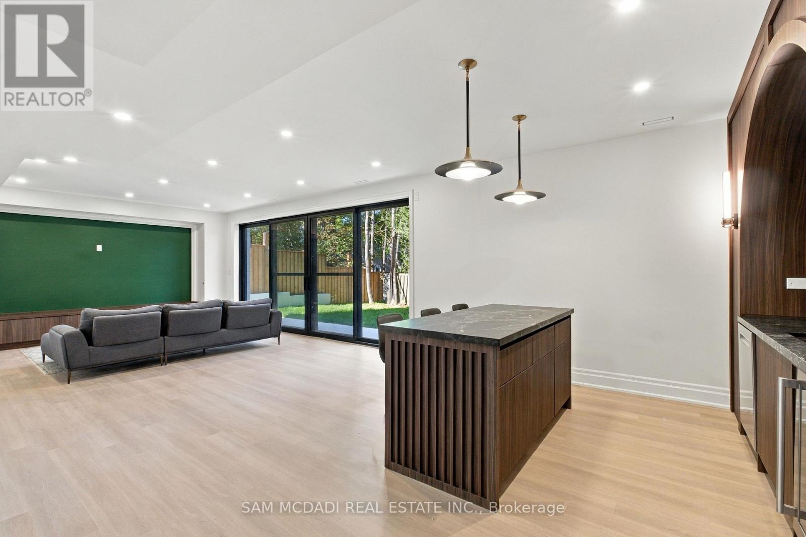 6 North Hills Terrace, Toronto, ON photo 37