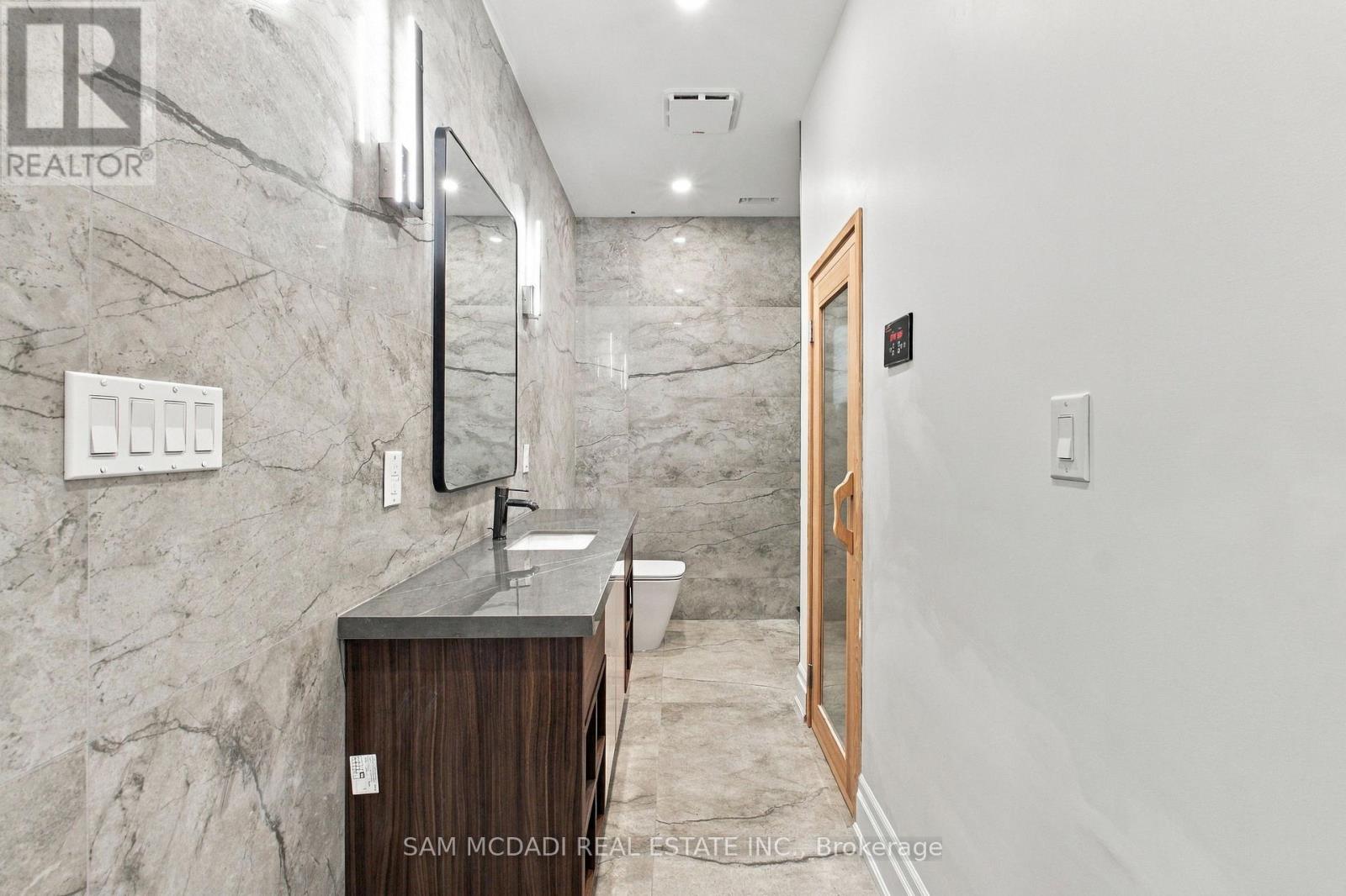 6 North Hills Terrace, Toronto, ON photo 42