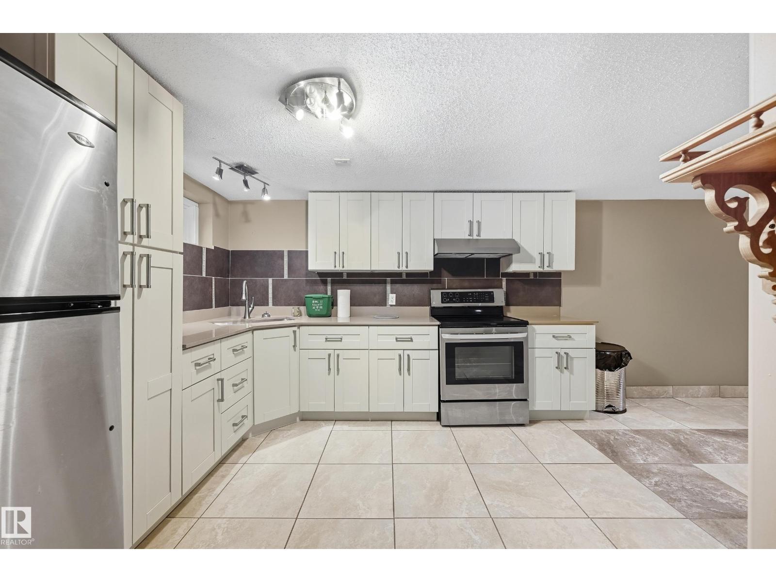 7708 158 AV NW - Image 29