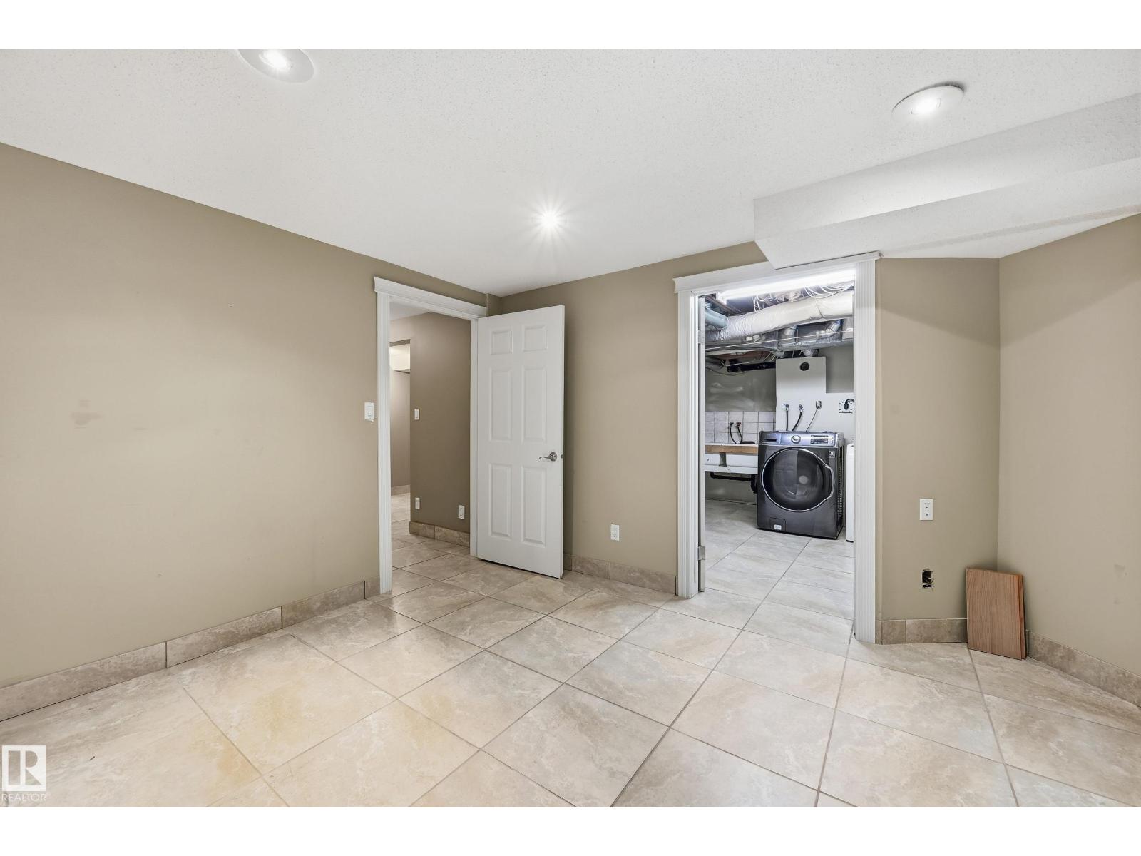 7708 158 AV NW - Image 41