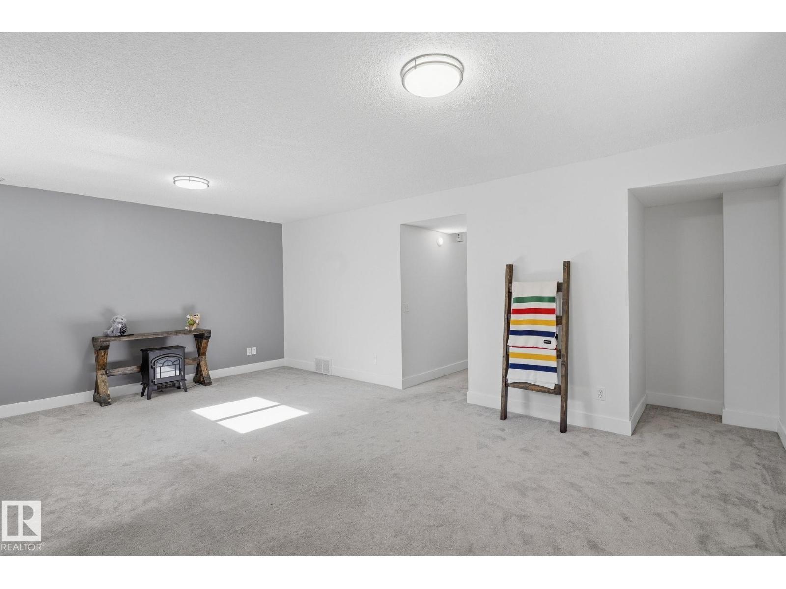 8911 173 AV NW - Image 18