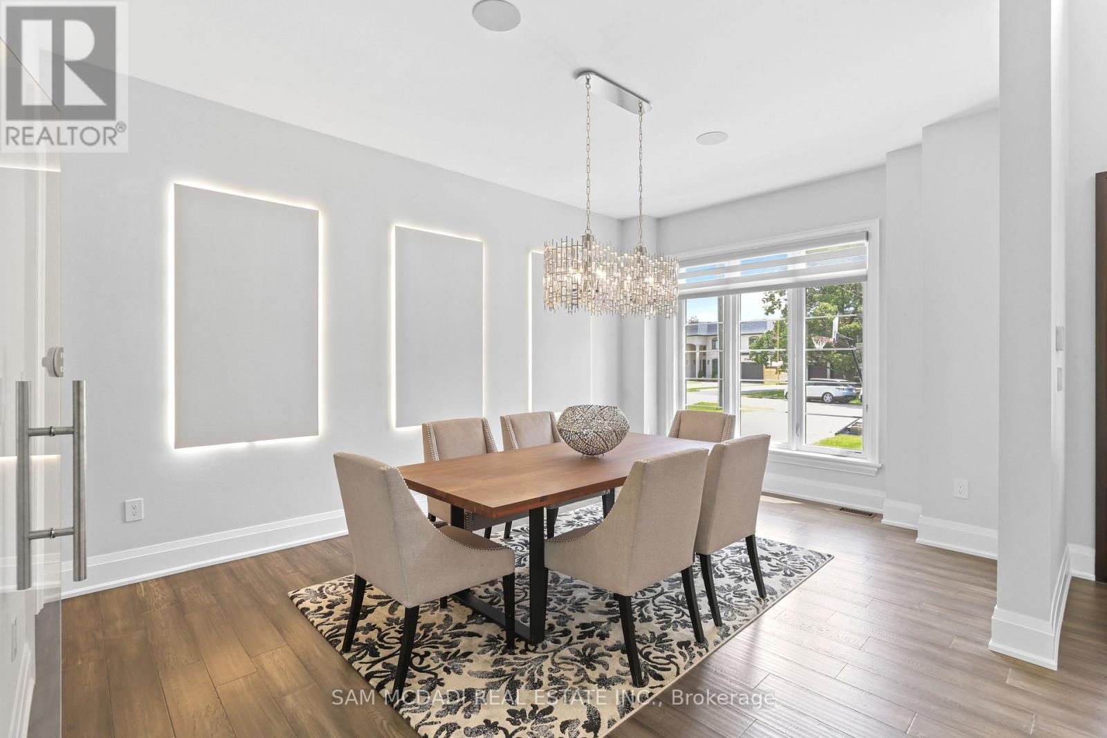 Photo of 390 SANDHURST DRIVE