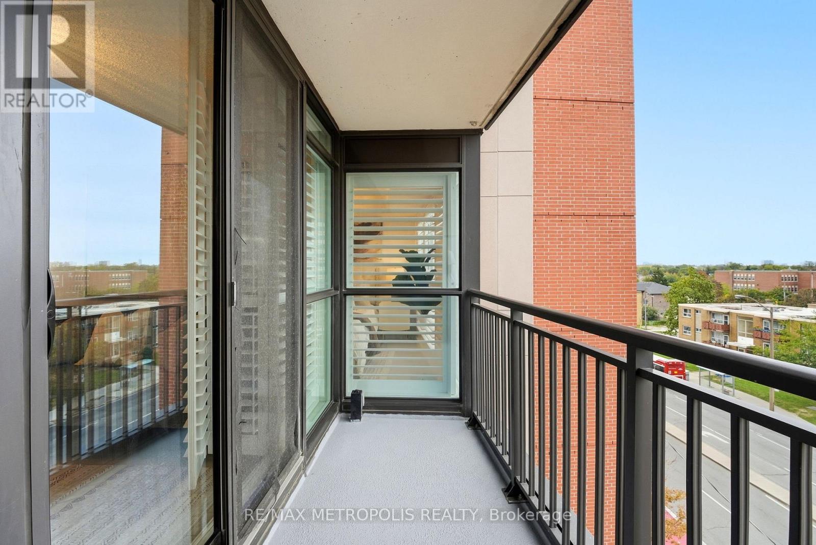 #415 800 LAWRENCE AVENUE W - 16
