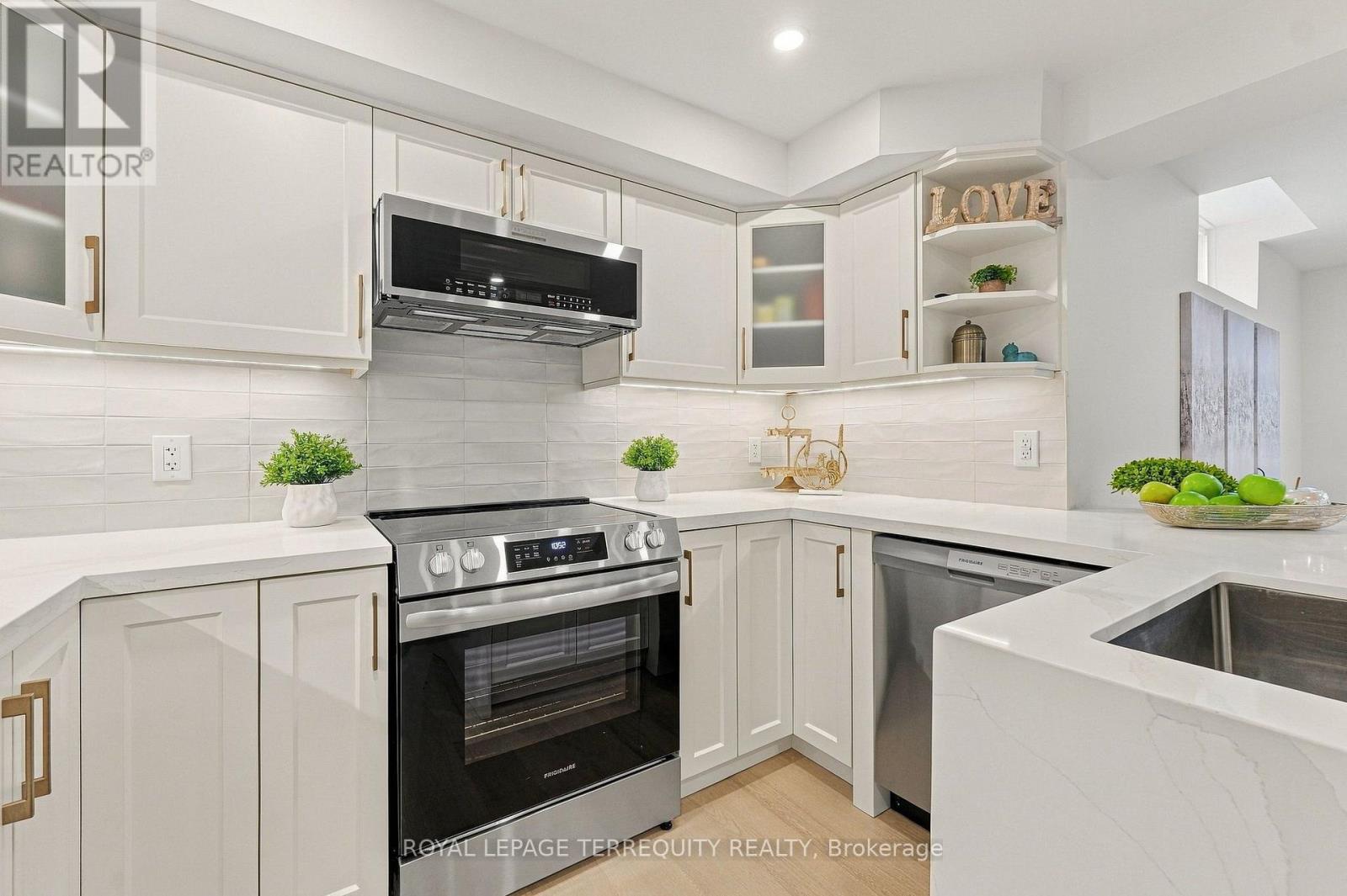 3956 Chadburn Crescent, Mississauga, ON photo 40