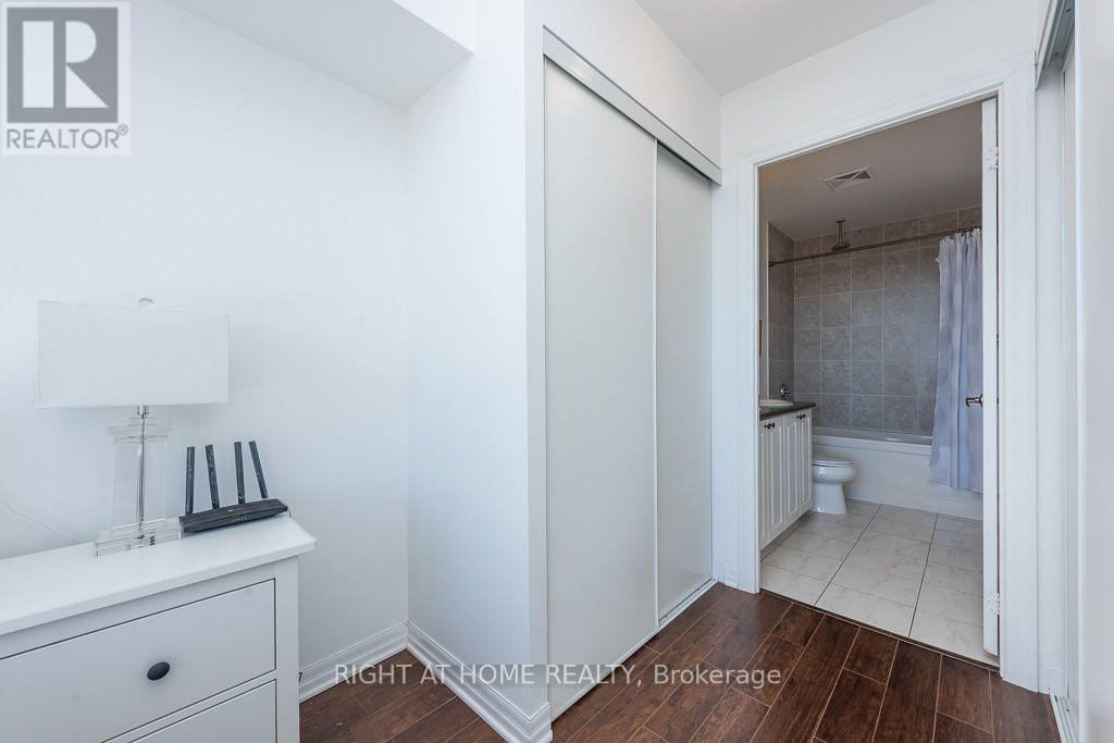 #2802 223 WEBB DRIVE - 31