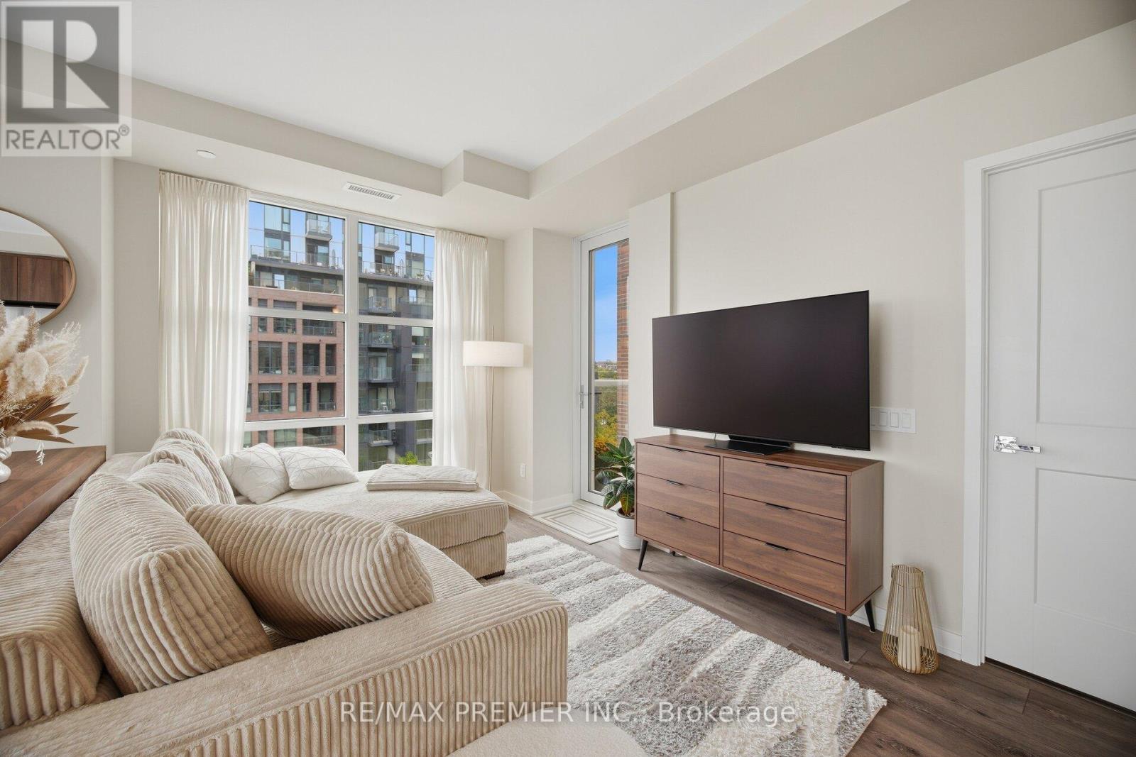 #610 1787 ST. CLAIR AVENUE - Image 10
