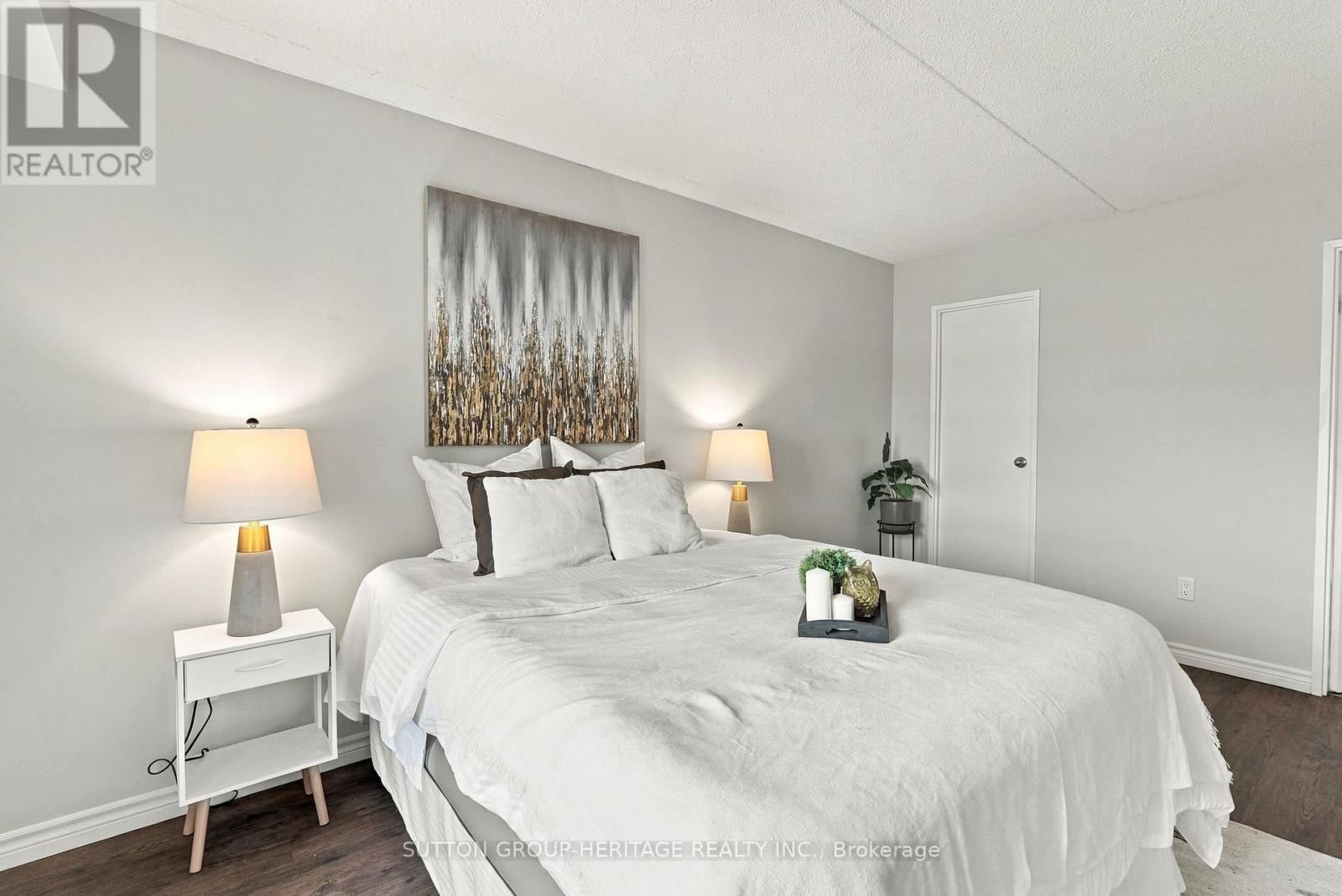 #406 15390 YONGE STREET - 30