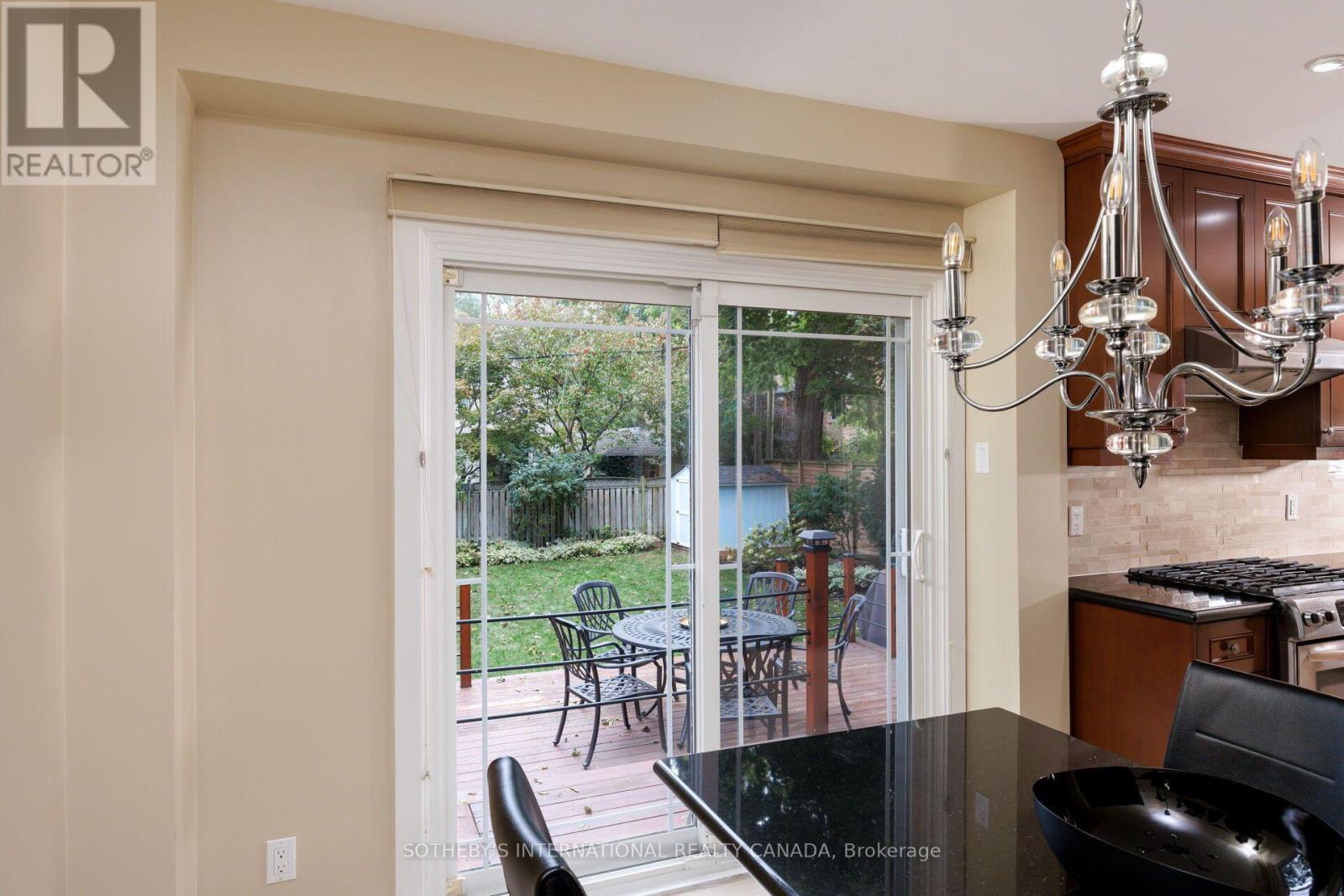 145 BRENTWOOD ROAD N - Image 12