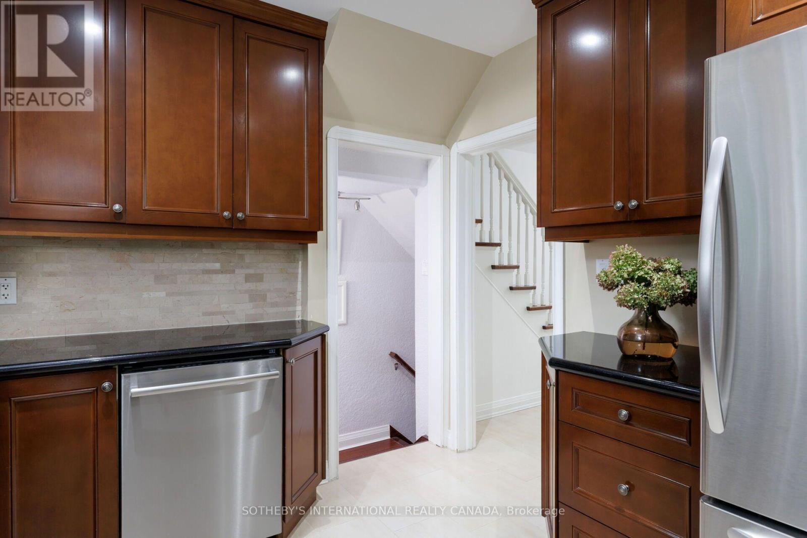 145 BRENTWOOD ROAD N - Image 15