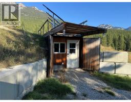 7058 95 Highway, Radium Hot Springs, BC V0A1M0 Photo 17