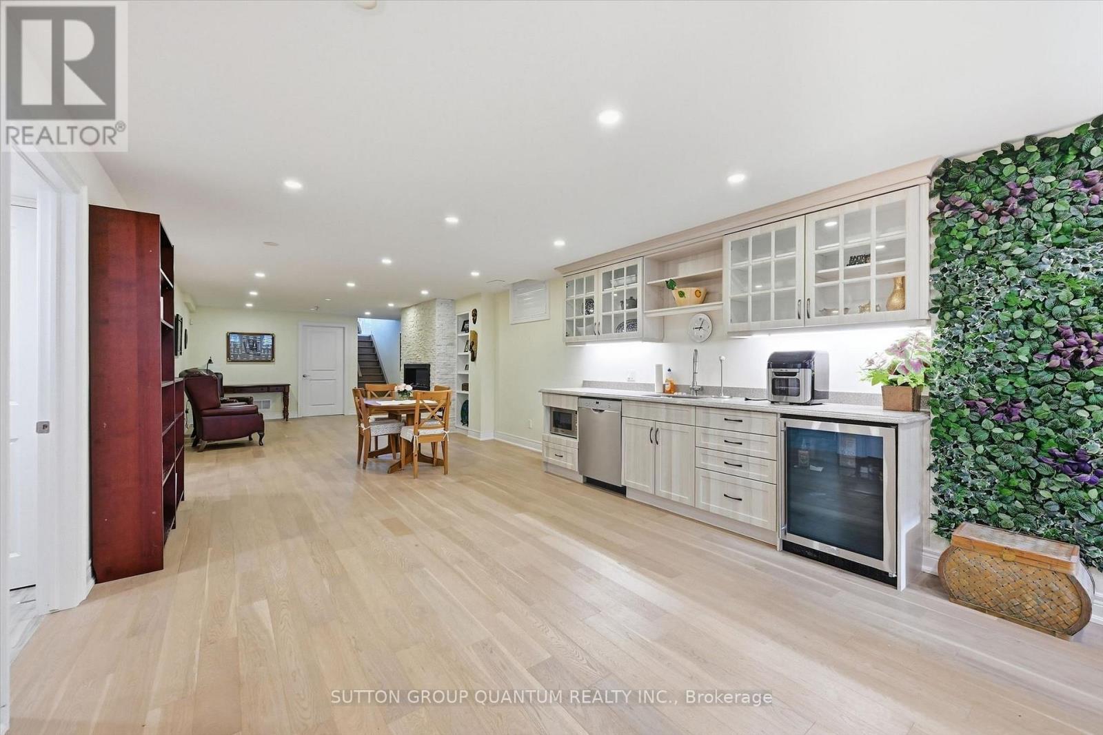 305 CALEDON AVENUE - Image 35