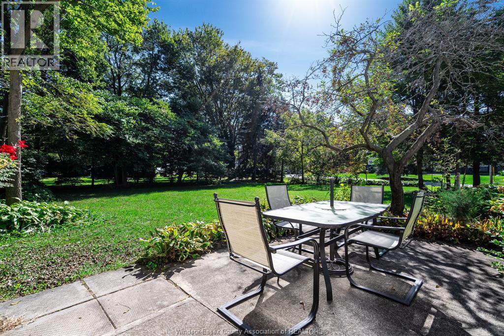 936 Twin Gables DRIVE - 19