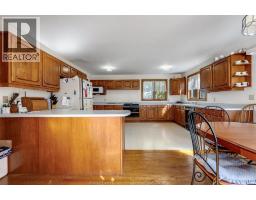 Living room/Fireplace - 936 Twin Gables Drive, Harrow, ON N0R1G0 Photo 12