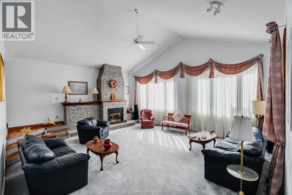936 Twin Gables DRIVE - 8
