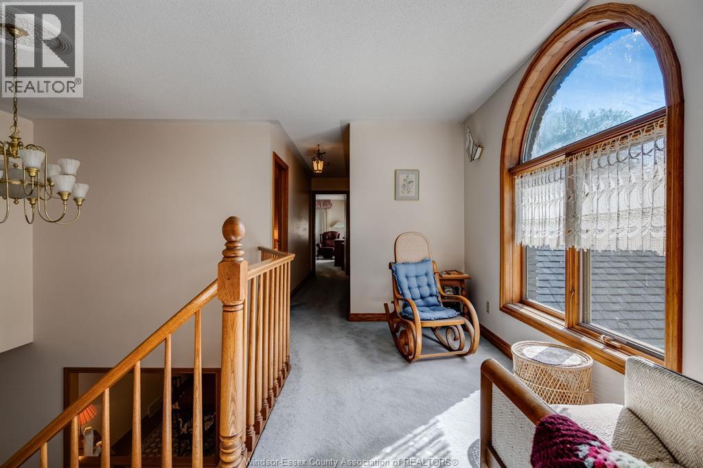 936 Twin Gables DRIVE - 29