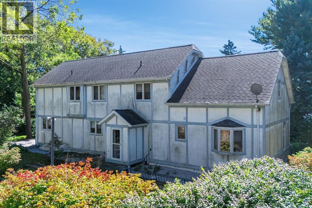 936 Twin Gables DRIVE - 43