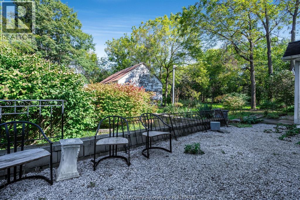 936 Twin Gables DRIVE - 44