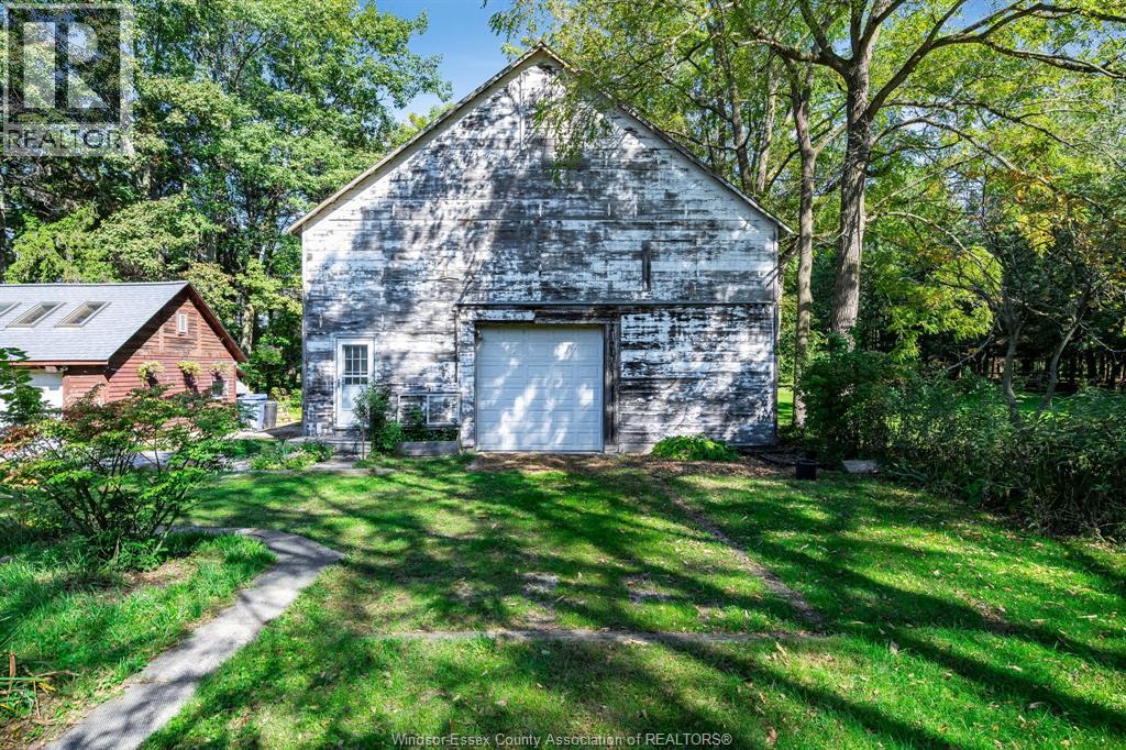 936 Twin Gables DRIVE - 46
