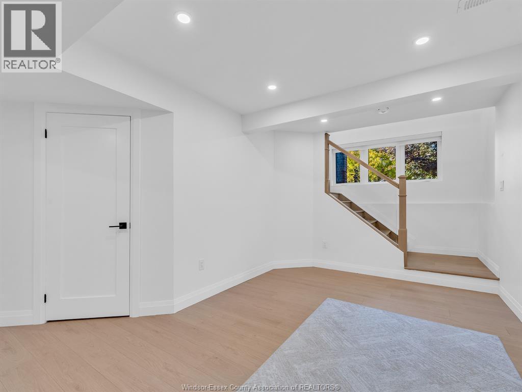 433 MCLELLAN - 19