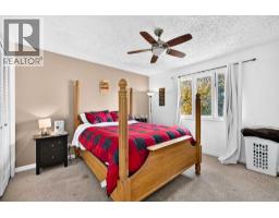 102 4 Avenue SE - photo 24