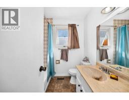 102 4 Avenue SE - photo 31