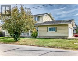 102 4 Avenue SE - photo 2