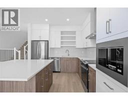 4pc Bathroom - 131 Greenwich Drive Nw, Calgary, AB T3B6K7 Photo 10
