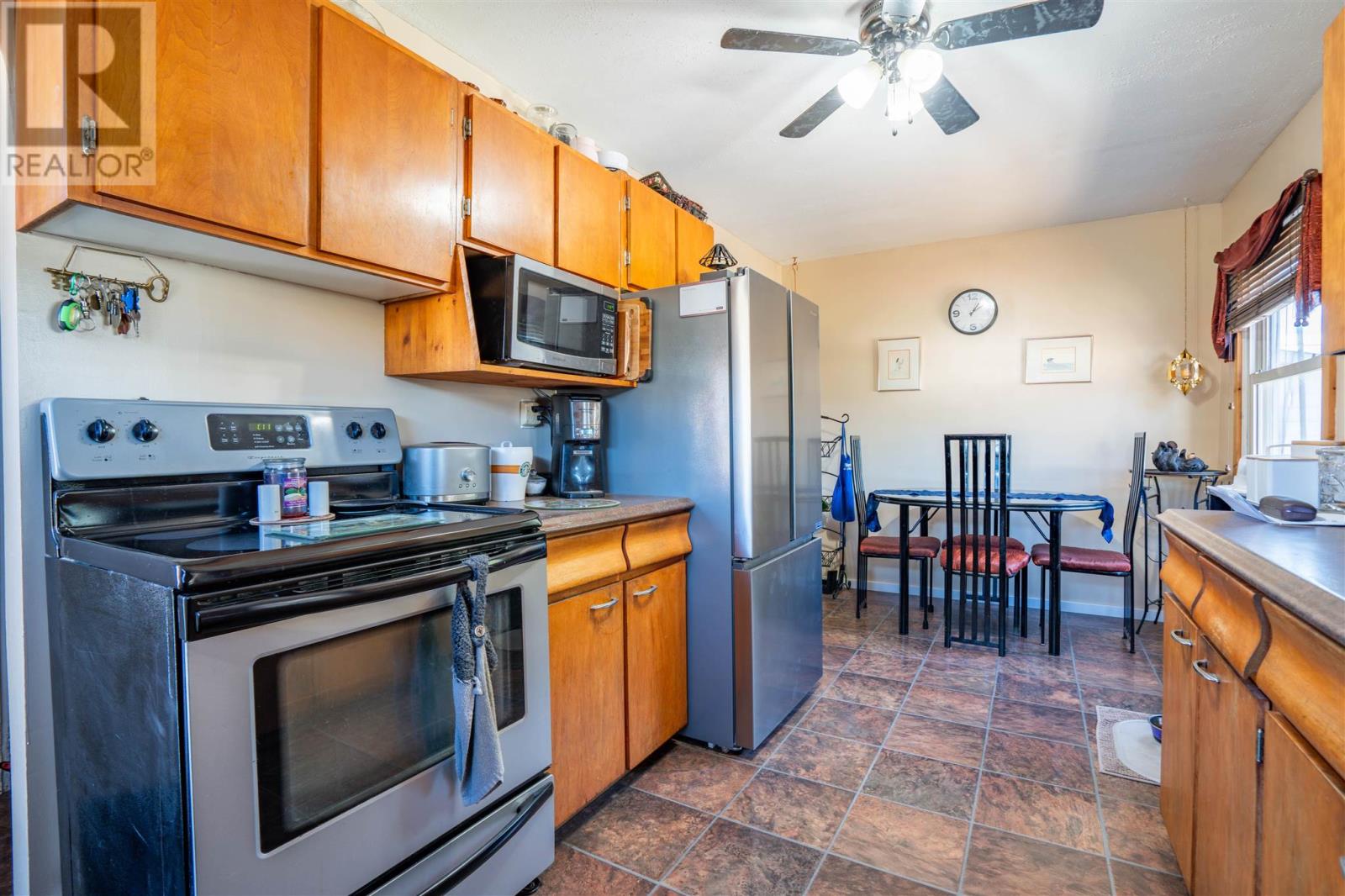 507 Charles ST - 11