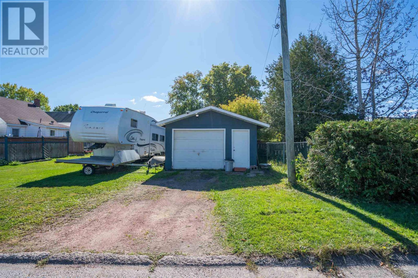 507 Charles ST - 4