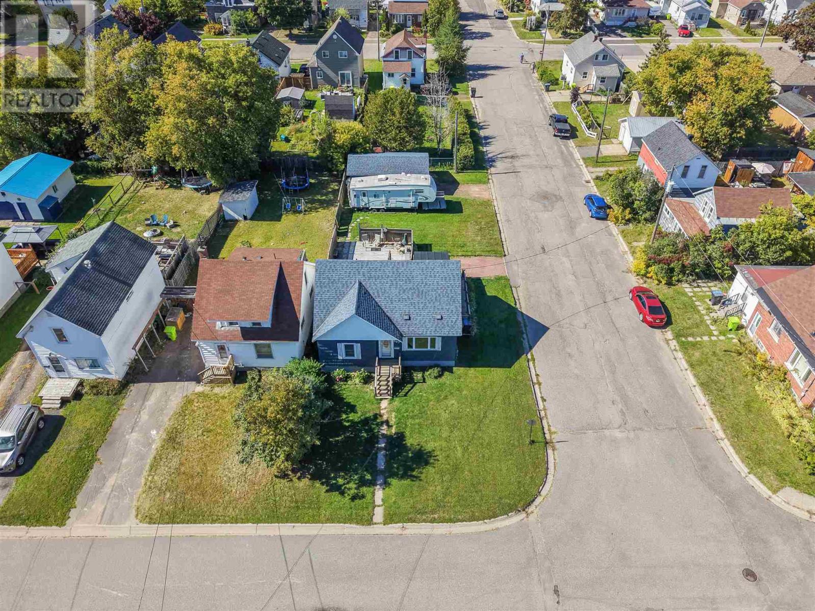 507 Charles ST - 7