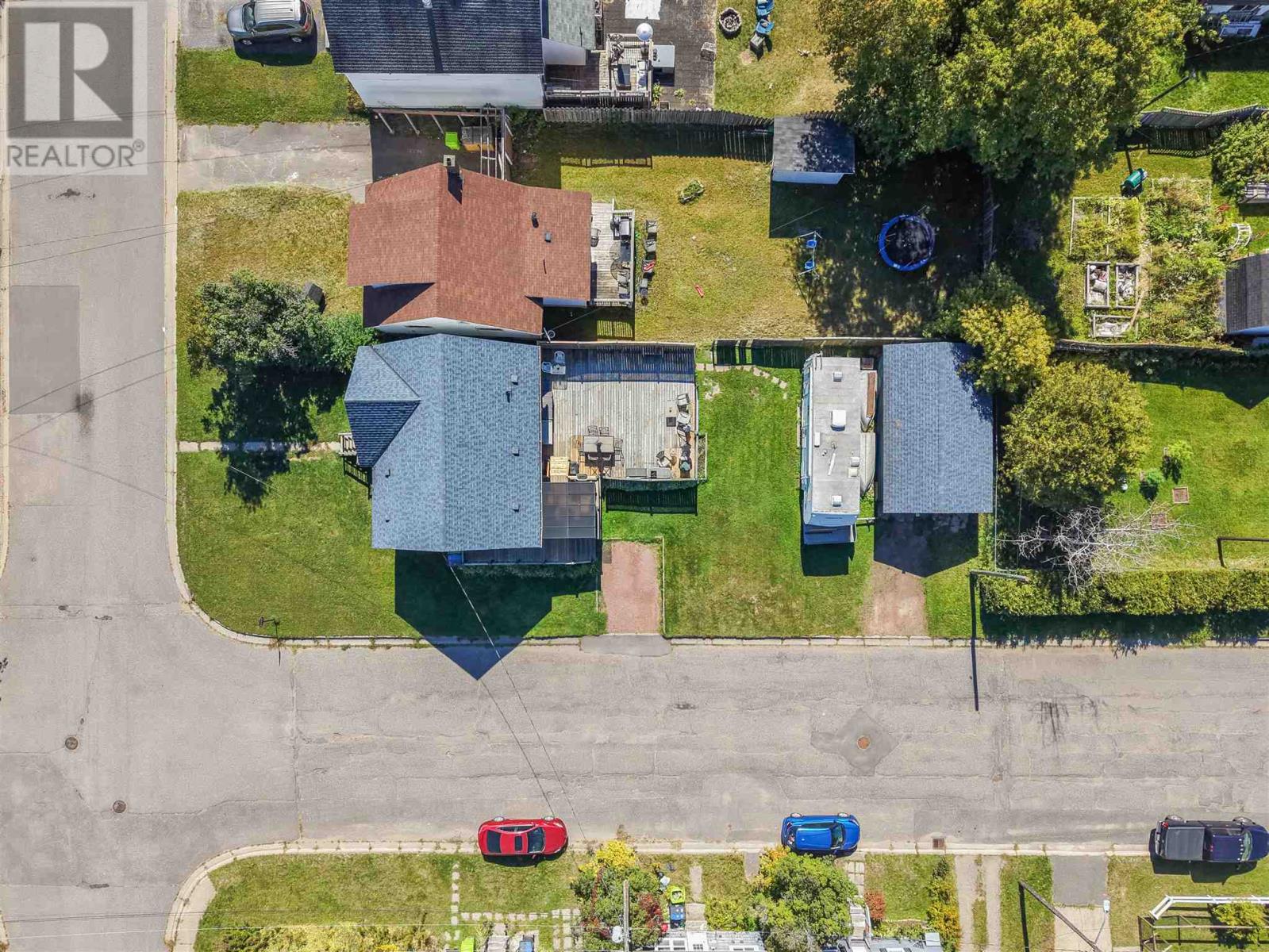 507 Charles ST - Image 9