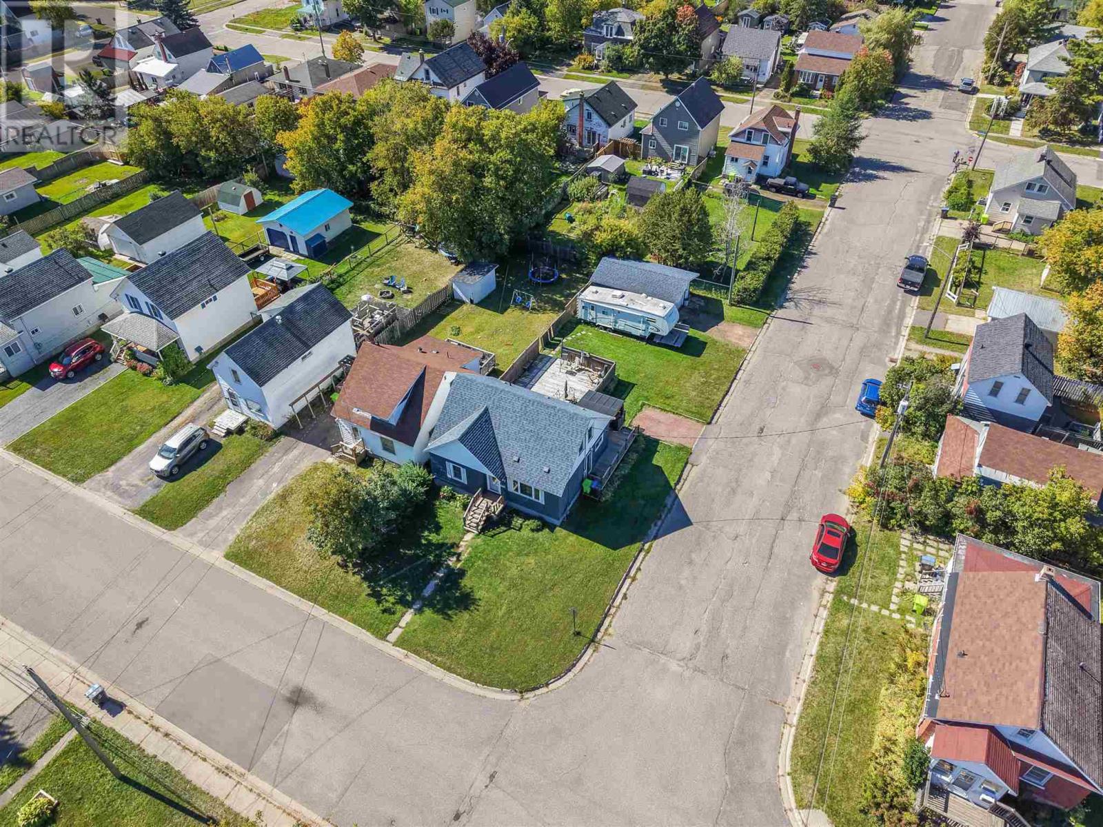 507 Charles ST - Image 8