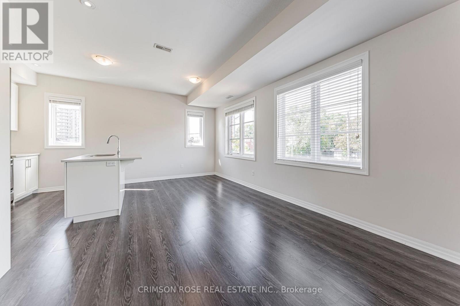 70 Plains Road West — photo 8