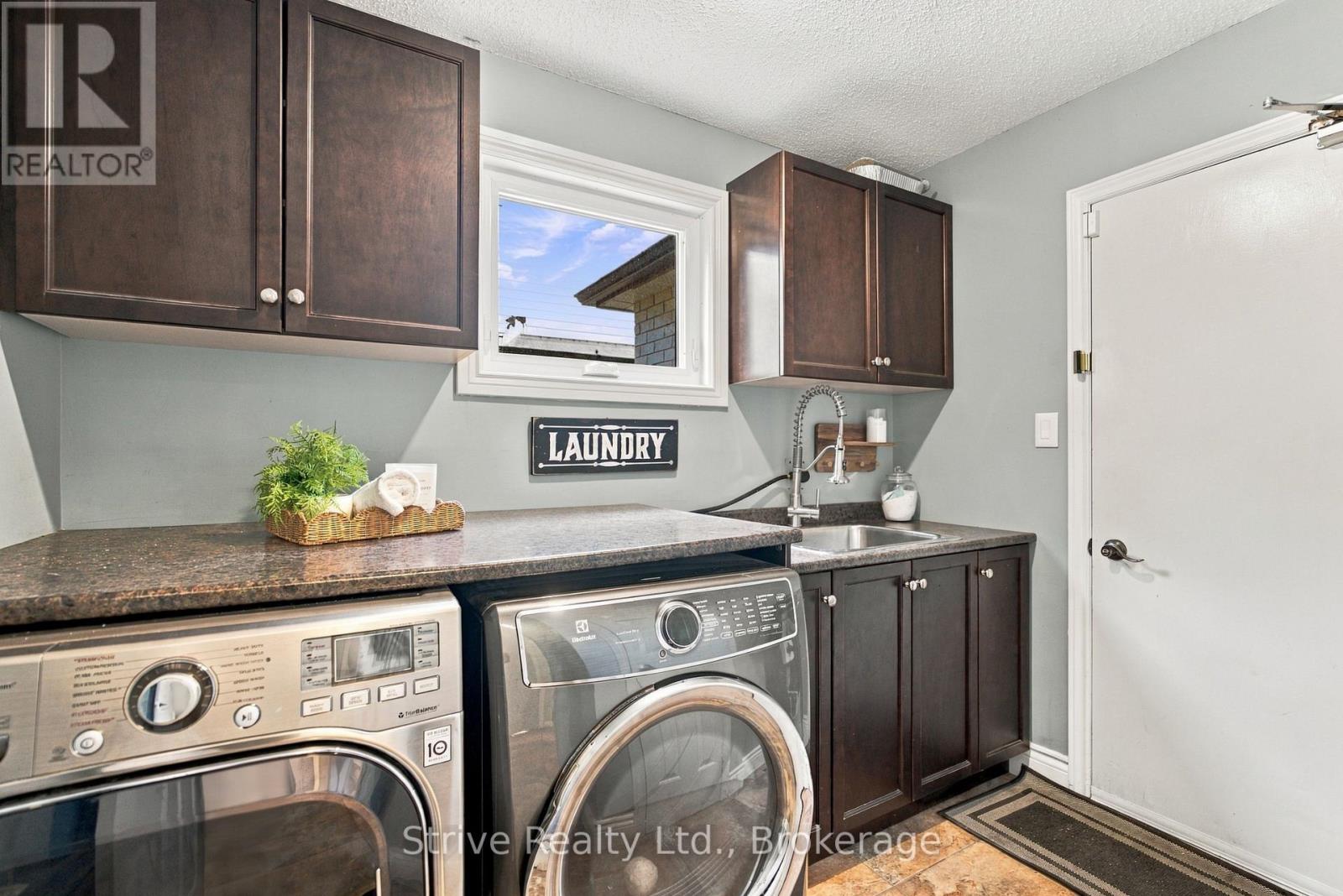 40 MCLELLAN DRIVE - 21