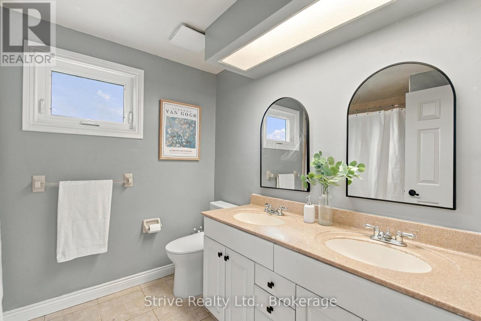 40 MCLELLAN DRIVE - 32