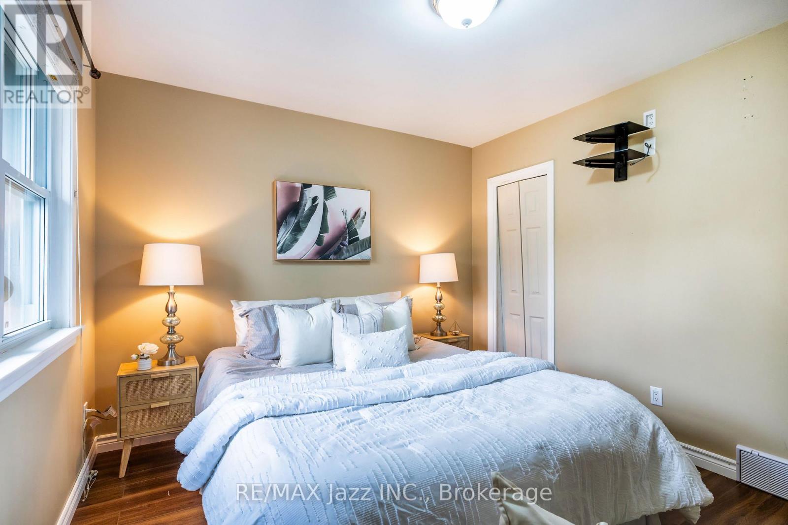 1585 TOWNLINE ROAD N - 15