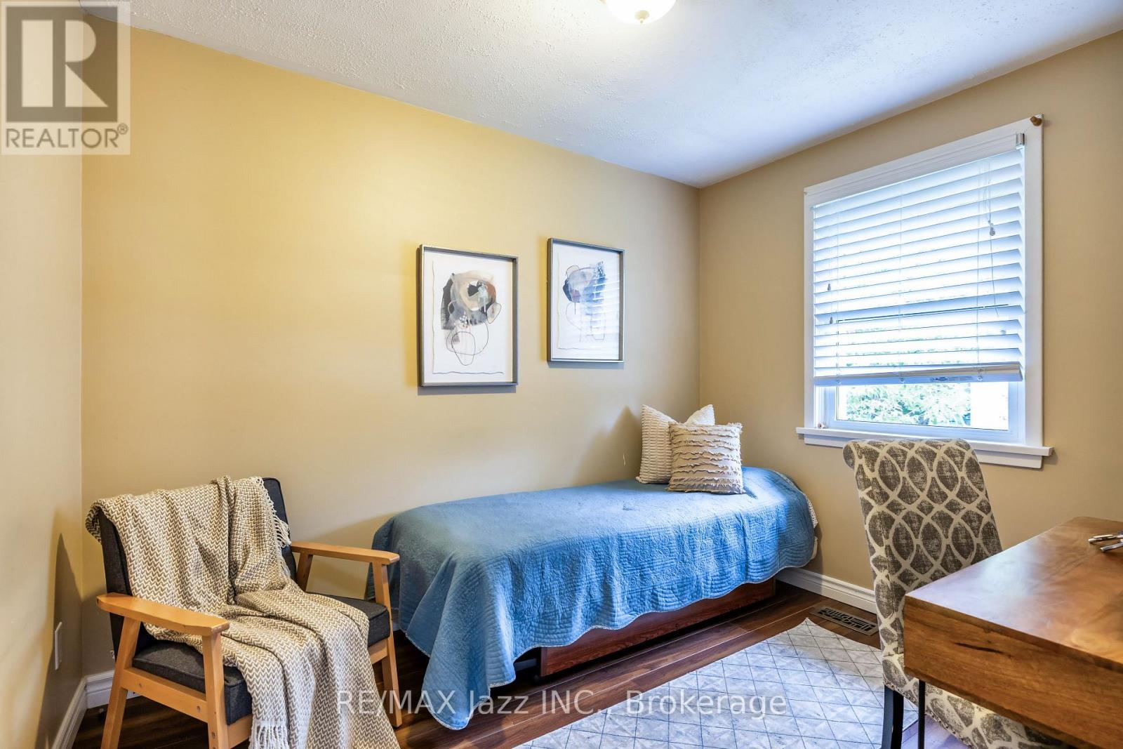 1585 TOWNLINE ROAD N - 16
