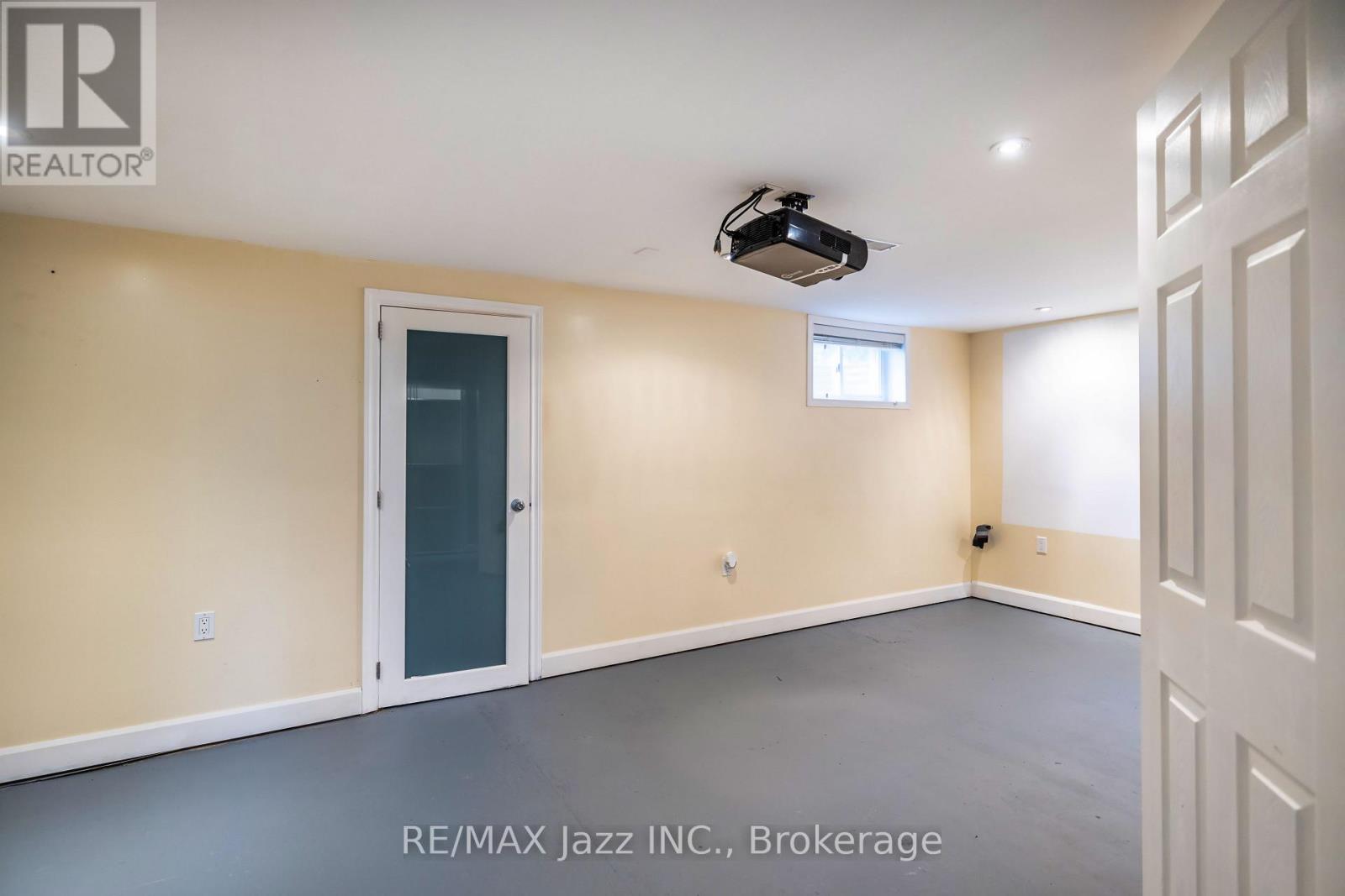 1585 TOWNLINE ROAD N - 20