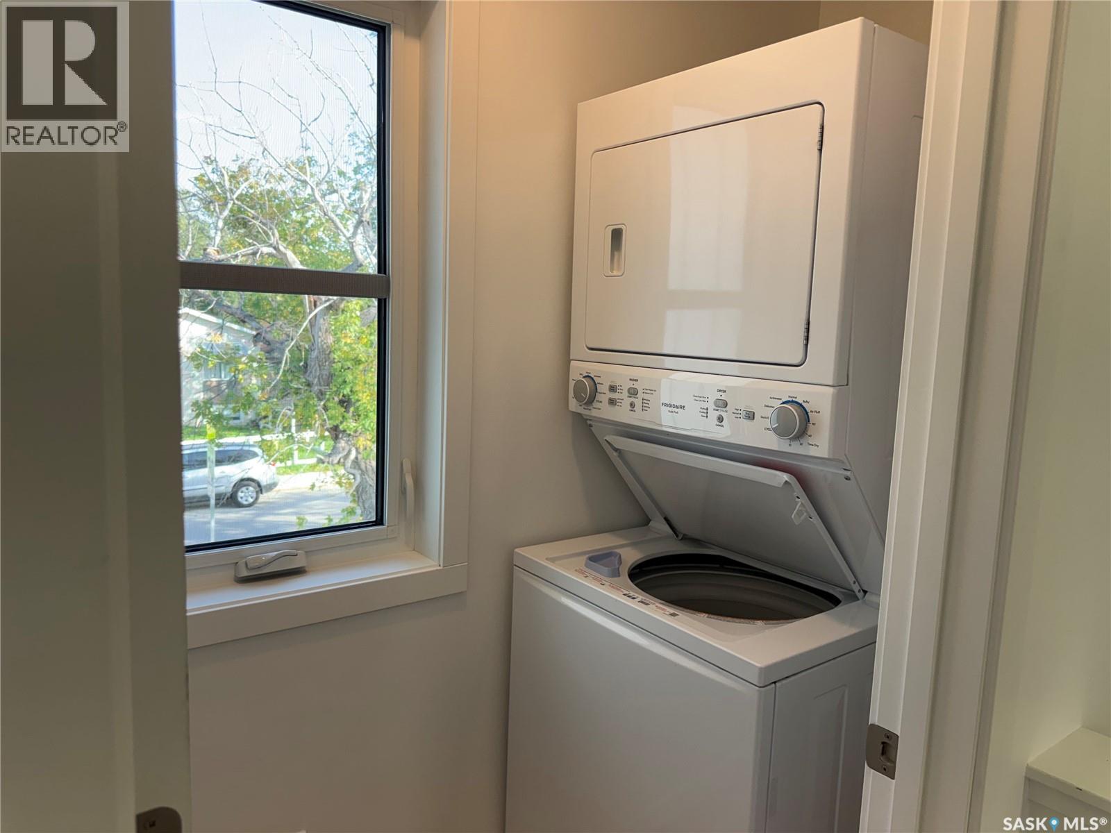 764 Athol STREET - 17