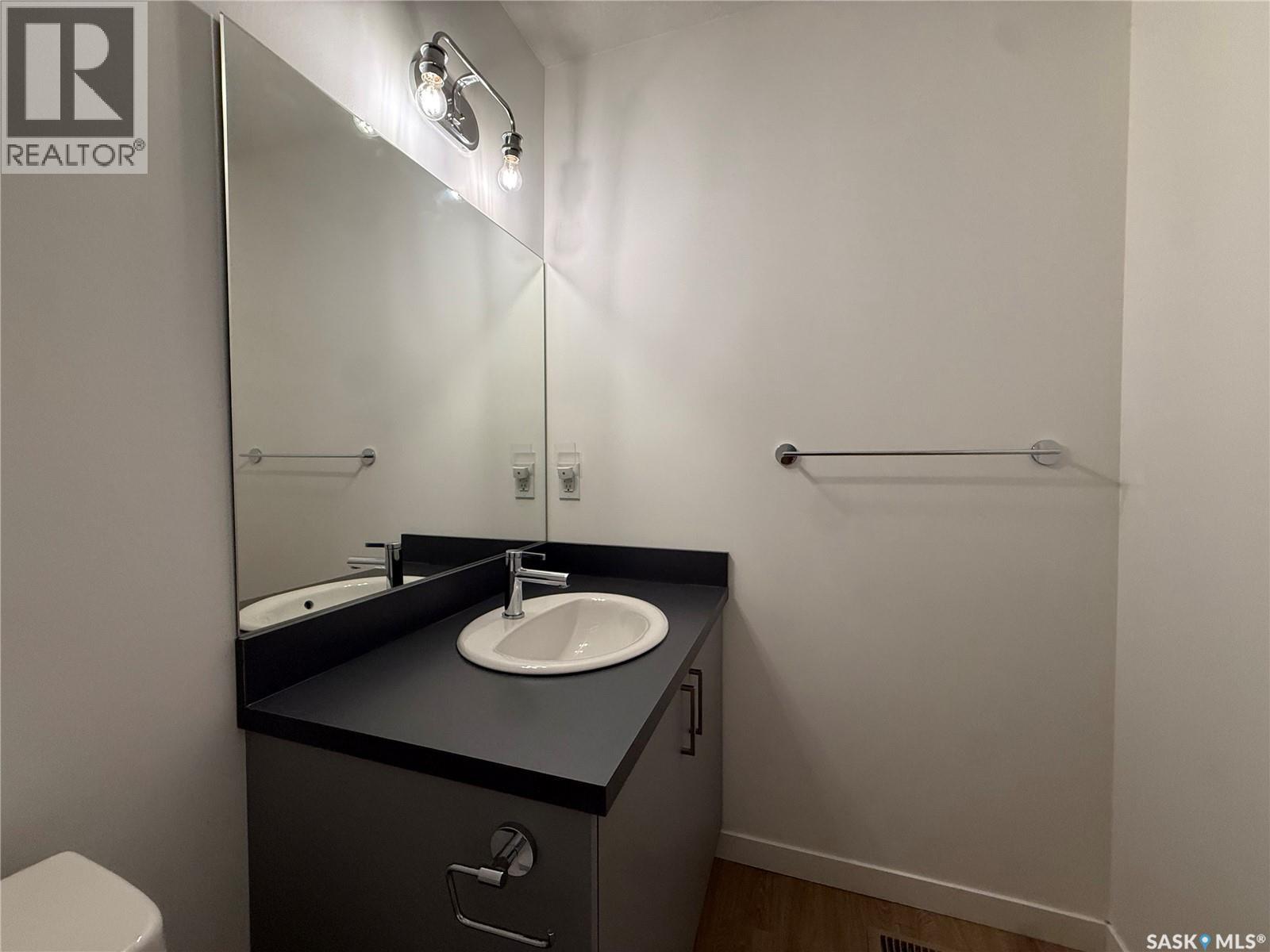 764 Athol STREET - 24