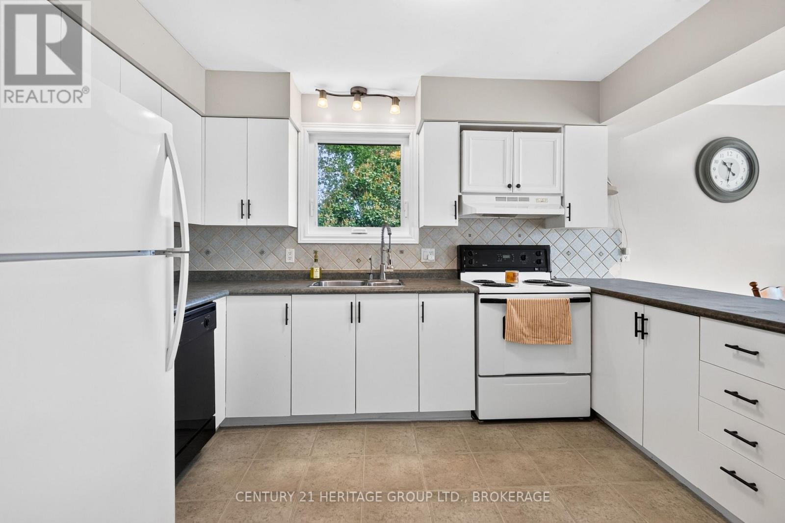 4505 SUSAN DRIVE - Image 13