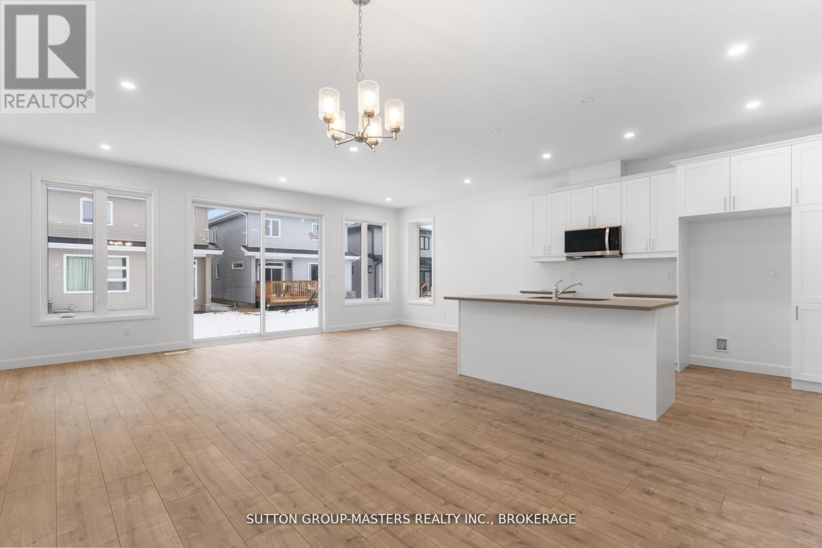 216 SUPERIOR DRIVE - Image 6